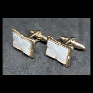 Vintage 1960-1970 Gold Toned Mother of Pearl Rectangular Cuff Links